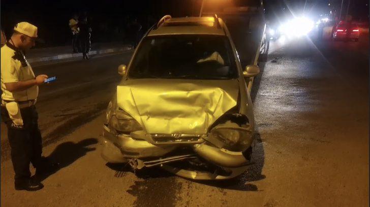 Bartın'da "dur" ihtarına uymayan alkollü sürücünün otomobili polis aracına çarptı G1