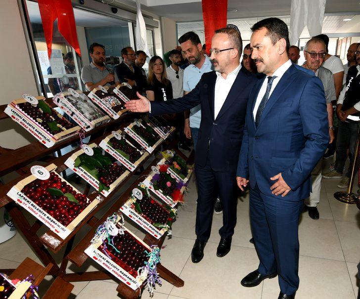 Lapseki Belediyesi 37. Geleneksel Kiraz Festivali'nde üreticiler yarıştı G4