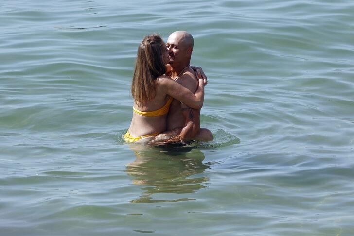 İngiltere’de yılın en sıcak günü yaşandı! Güneşi görenler plajlara koştu, kalabalık herkesi şaşırttı G1