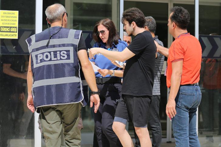 Antalya'da YKS'ye girecek bazı adaylar okullarını karıştırınca zor anlar yaşadı G5
