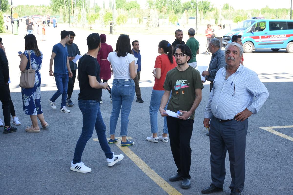 Gaziantep ve &ccedil;evre illerde YKS heyecanı
