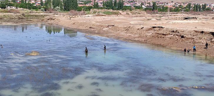 Kayseri'de Kızılırmak'ta kaybolan kişiyi arama çalışmaları sürüyor G2
