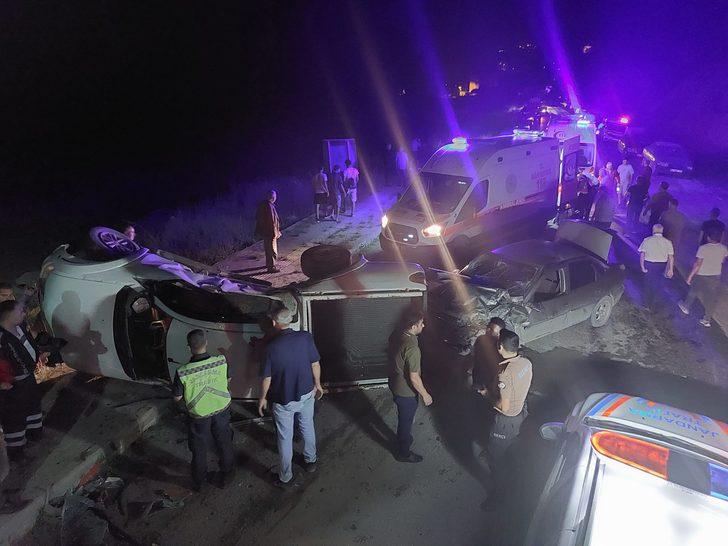 Kastamonu'da kamyonetle otomobil çarpıştı, 3 kişi yaralandı G2