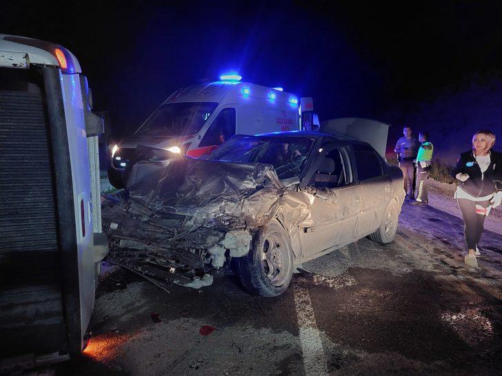 Kastamonu'da kamyonetle otomobil çarpıştı, 3 kişi yaralandı G4