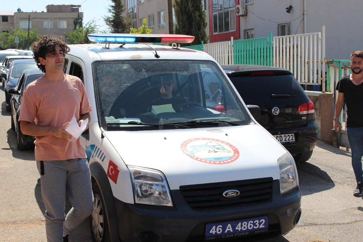 Kahramanmaraş'ta polis ekipleri, YKS'ye ge&ccedil; kalan 55 adayı sınava yetiştirdi