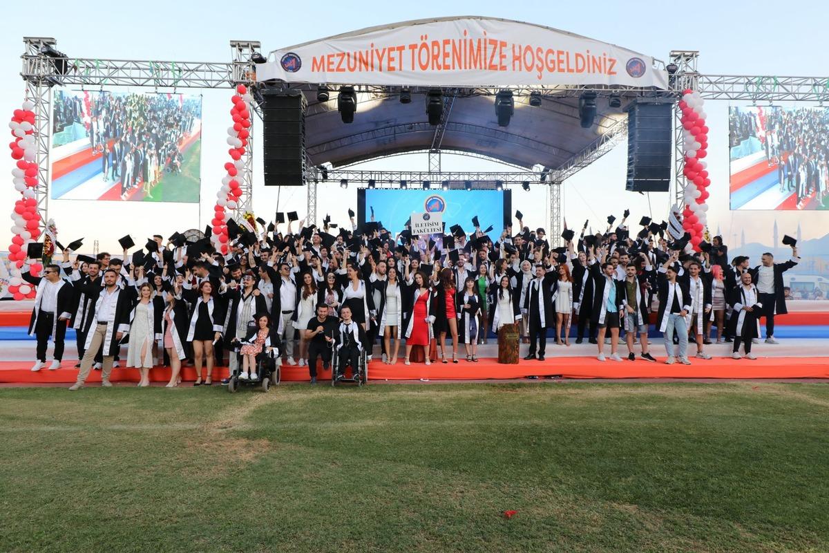 Akdeniz &Uuml;niversitesinden 10 bin &ouml;ğrenci mezun oldu