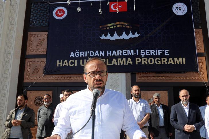 Ağrı ve Erzincan'da hacı adayları dualarla kutsal topraklara uğurlandı G5