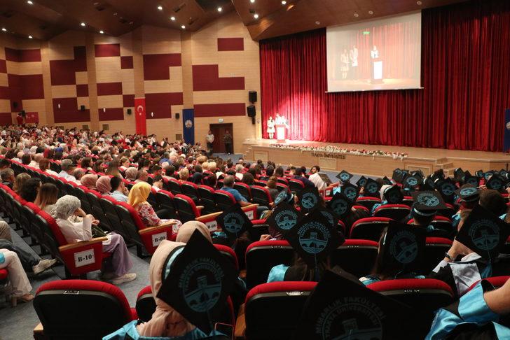 Trakya Üniversitesi Mimarlık Fakültesinde mezuniyet töreni yapıldı G2