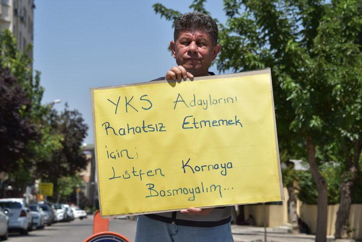 Şanlıurfa'da YKS'ye giren öğrencilerin rahatsız olmaması için sürücülere "korna çalmama" uyarısı G5