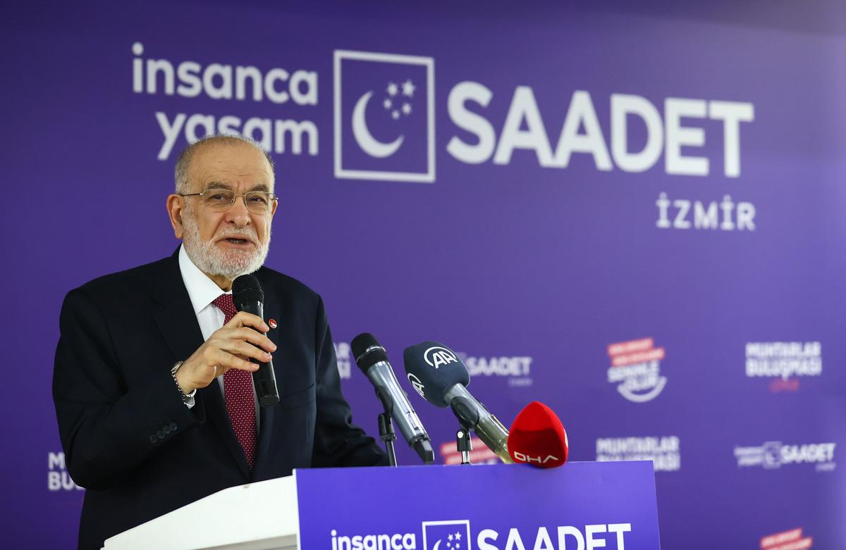 Temel Karamollaoğlu, İzmir'de muhtarlar toplantısında konuştu: