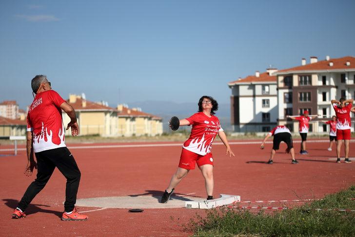Türkiye'nin rekortmen özel sporcuları Dünya Şampiyonası'na hazırlanıyor G3