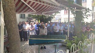 Karne günü apartmandan düşerek ölen lise öğrencisinin cenazesi toprağa verildi