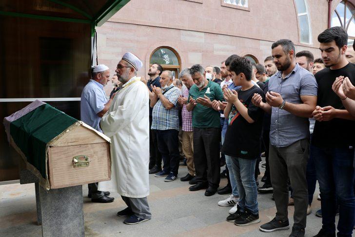 Trabzon'da ameliyathanede ölü bulunan anestezi teknikerinin cenazesi defnedildi G2