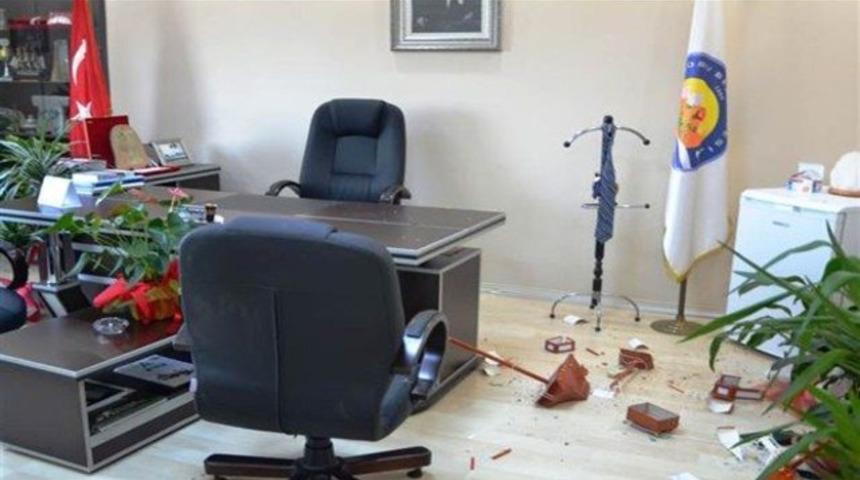 Belediye binasında dehşet anları