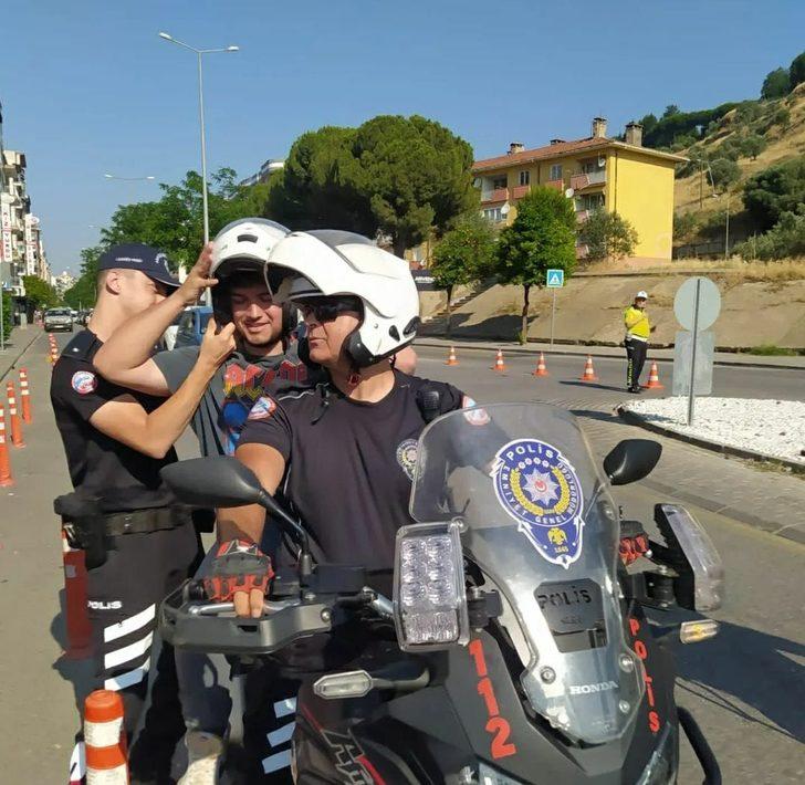 Aydın'da trafik kazası geçiren adayı YKS'ye amcası yetiştirdi G1