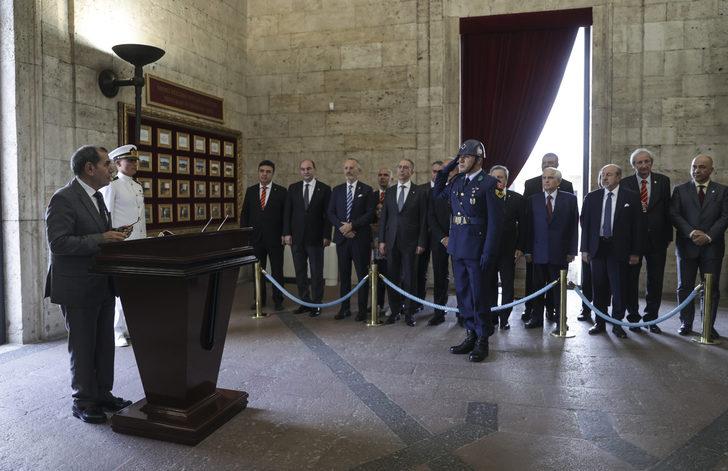 Galatasaray Başkanı Dursun Özbek, yönetim kurulu üyeleriyle Anıtkabir'i ziyaret etti G3