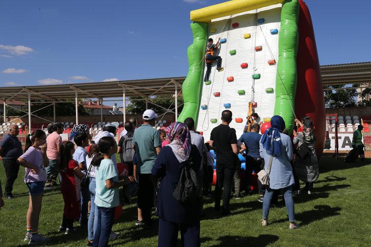 Nevşehir'de düzenlenen "Babafest"te çocuklar ve babaları yarıştı G3