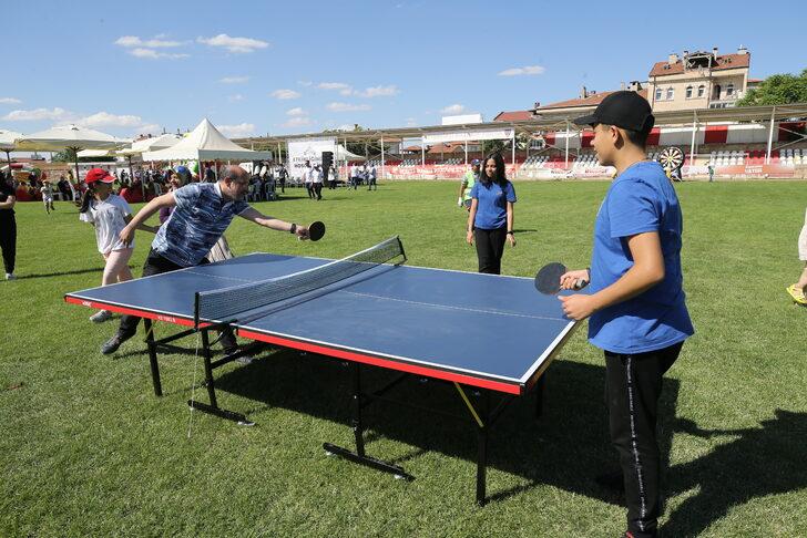 Nevşehir'de düzenlenen "Babafest"te çocuklar ve babaları yarıştı G4
