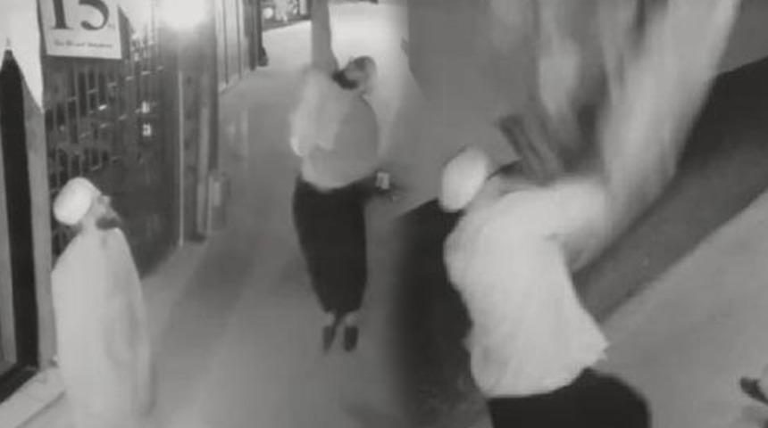 Trabzon'da Atat&uuml;rk'l&uuml; T&uuml;rk bayrağına saldırmışlardı! Akıbetleri belli oldu