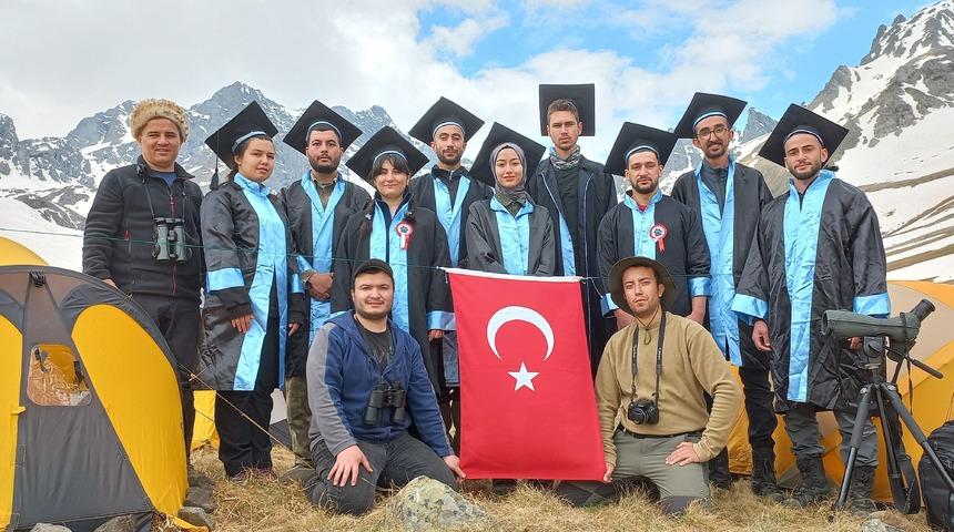 KTÜ Yaban Hayatı Ekolojisi ve Yönetimi Bölümü öğrencileri Kaçkar Dağlarında kep attı