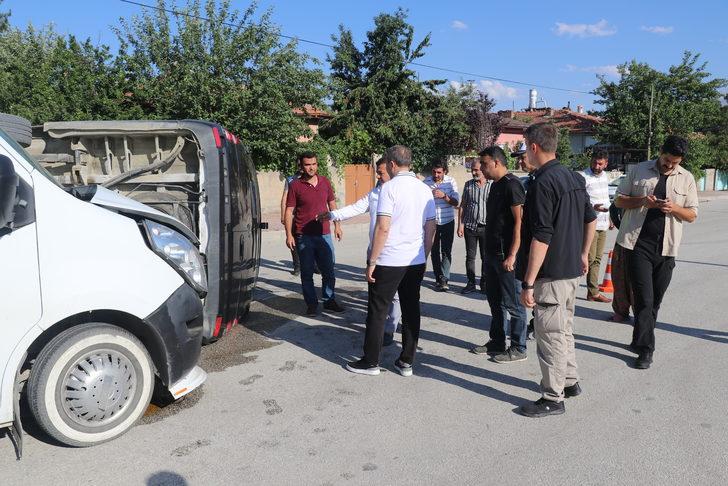 Erzincan'da iki minibüsün çarpıştığı kazada 7 kişi yaralandı G1