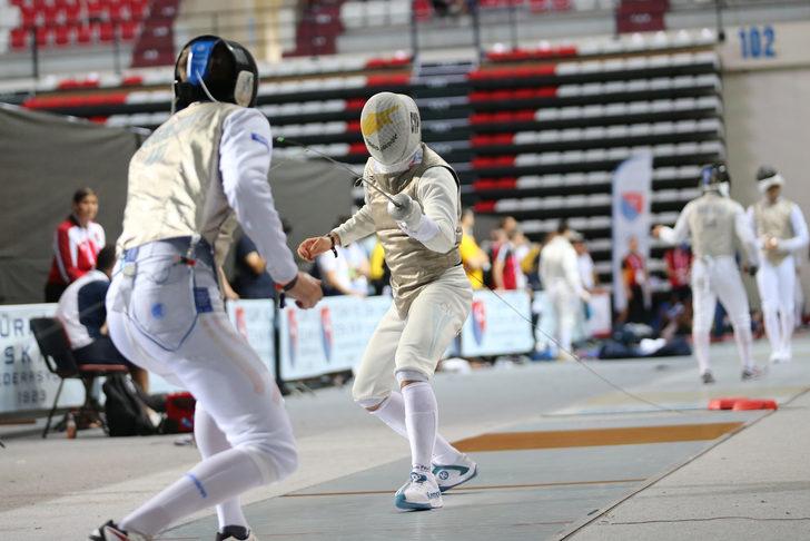 Avrupa Eskrim Şampiyonası'nda ikinci gün müsabakaları tamamlandı G3