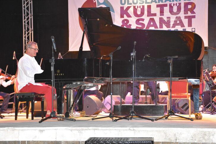 Kerem Görsev Trio, Marmaris'te sahne aldı G4