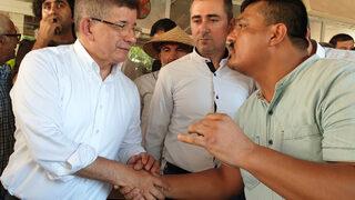 Vatandaşın sorusuna yanıt verdi! Ahmet Davutoğlu'ndan adaylık açıklaması