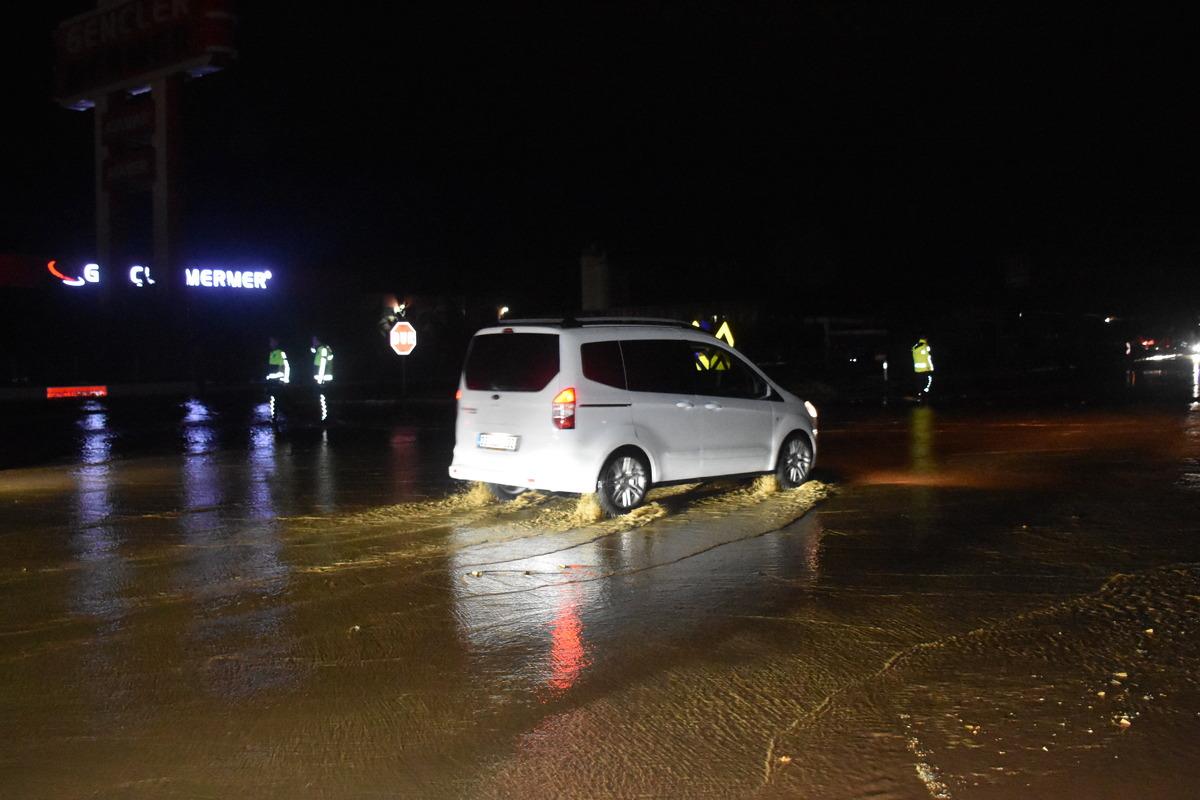 G&Uuml;NCELLEME - Afyonkarahisar'da sağanak etkili oldu