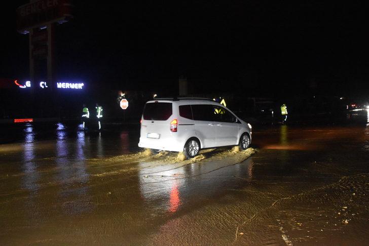 GÜNCELLEME - Afyonkarahisar'da sağanak etkili oldu G1