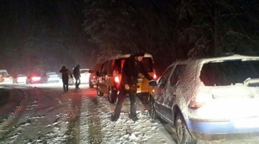 Uludağ yolu kar yağışı sebebiyle kapandı