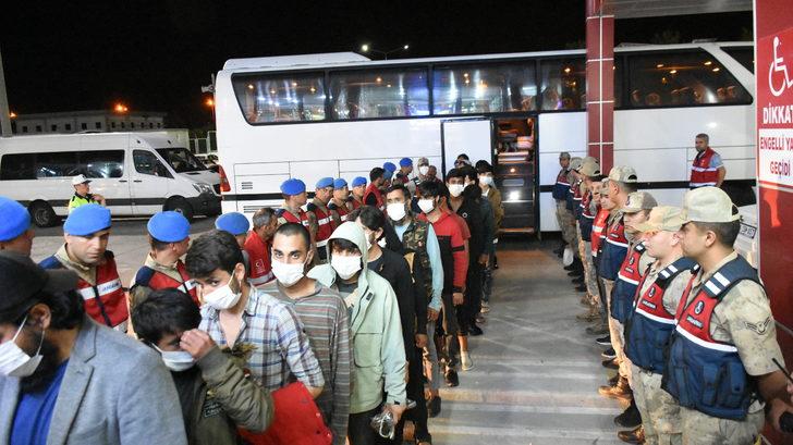 Afganistan uyruklu 227 düzensiz göçmen sınır dışı edildi G3