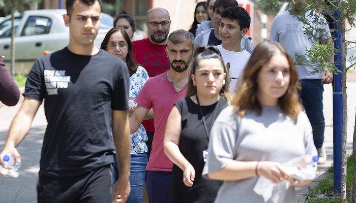 Milyonlarca öğrenci için bugün dönüm noktası: YKS heyecanı AYT ve YDT ile devam ediyor