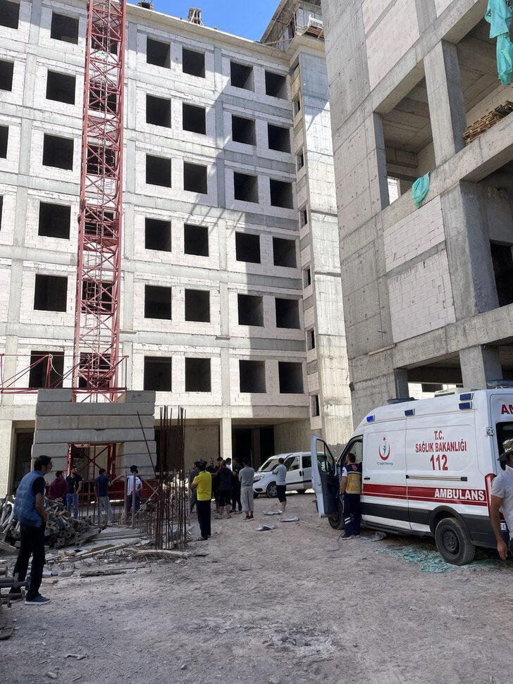 Sivas'ta inşaattan düşen işçi hayatını kaybetti G3