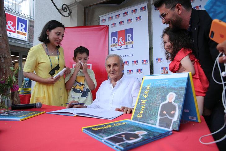 Ressam Devrim Erbil, Bodrum'da kitabının tanıtımına katıldı G3