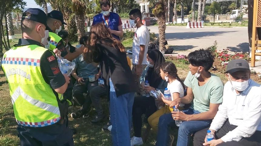 İzmir'de yasa dışı geçiş hazırlığındaki 41 düzensiz göçmen yakalandı