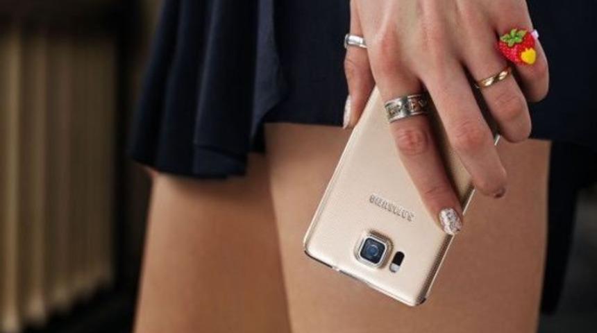 iPhone’u zor durumda bırakan telefon