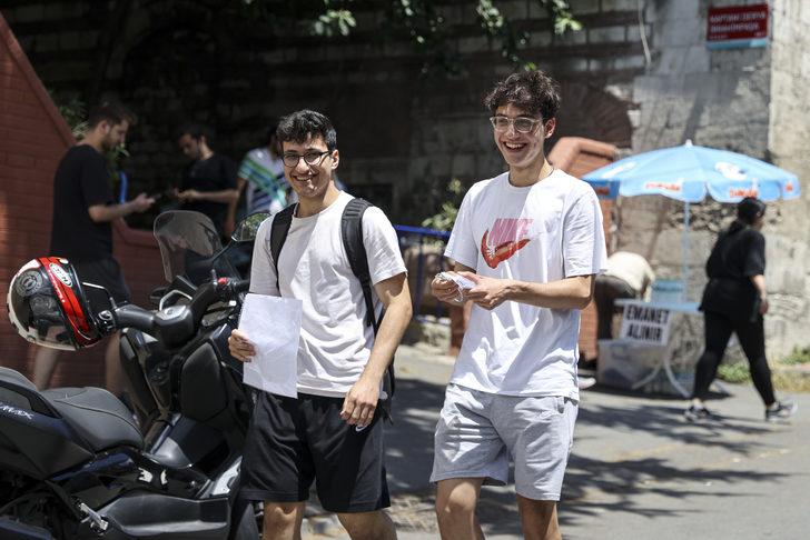 İstanbul'da adayların Alan Yeterlilik Testi heyecanı sona erdi G3