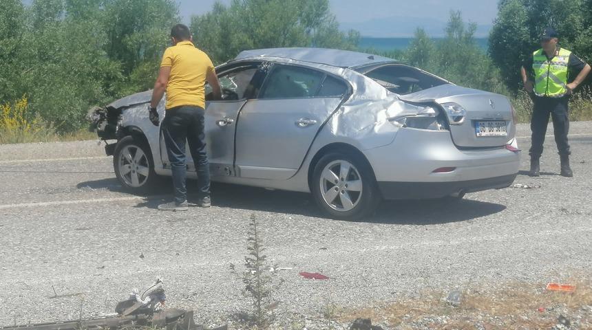 Konya'da devrilen otomobilin sürücüsü hayatını kaybetti