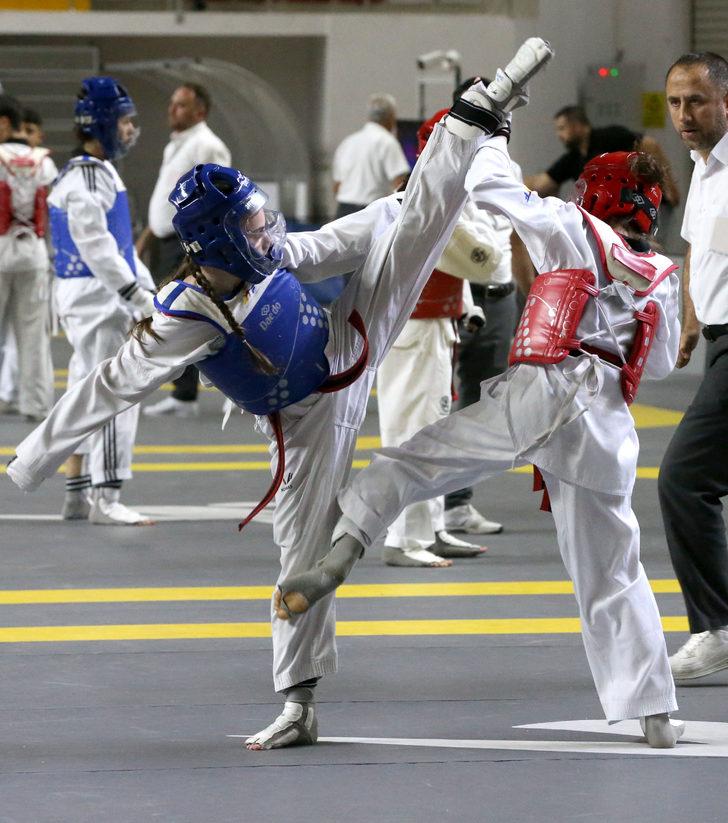 Tekvando Yıldızlar Türkiye Şampiyonası'na Sivas'ta devam edildi G4