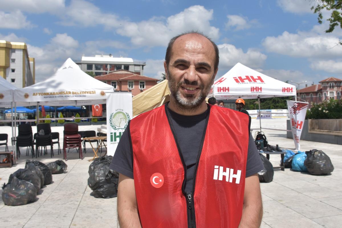 İHH, profesyonel dağcılarla Karahisar Kalesi'nin eteklerini &ccedil;&ouml;plerden arındırdı
