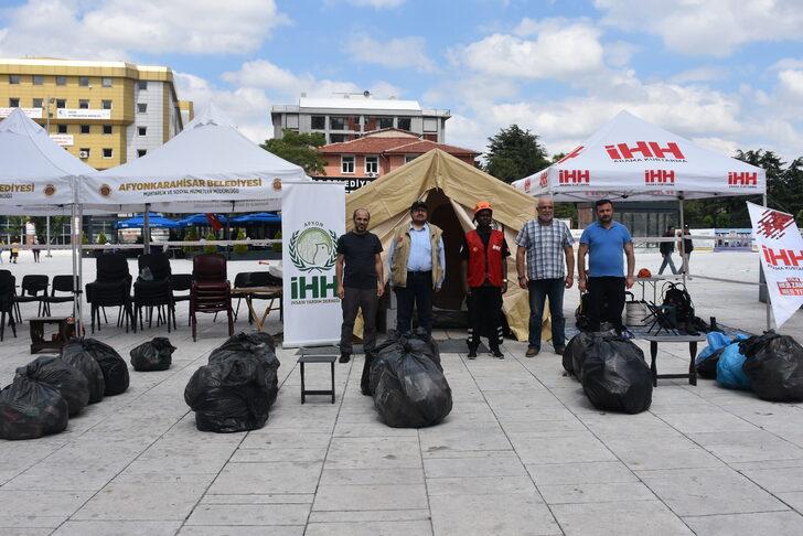 İHH, profesyonel dağcılarla Karahisar Kalesi'nin eteklerini çöplerden arındırdı G2