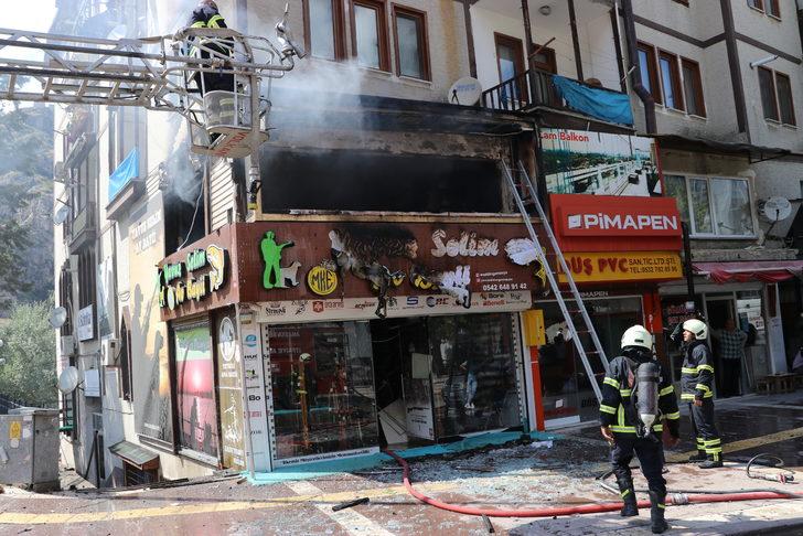Amasya'da av malzemeleri satan iş yerindeki yangın söndürüldü G5