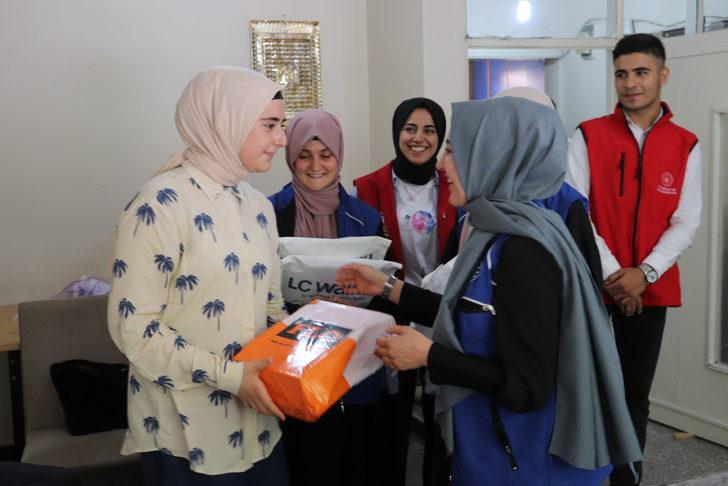 Çocuklarına hem annelik hem babalık yapan bedensel engelli babaya anlamlı ziyaret G4