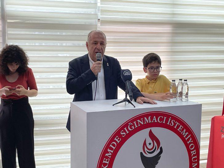 Zafer Partisi Genel Başkanı Özdağ, partisinin Kocaeli İl Kongresi'ne katıldı G1