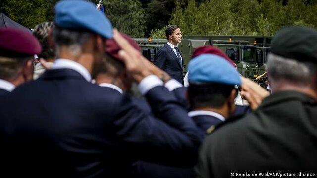 Rutte Srebrenitsa için Hollandalı askerlerden özür diledi
