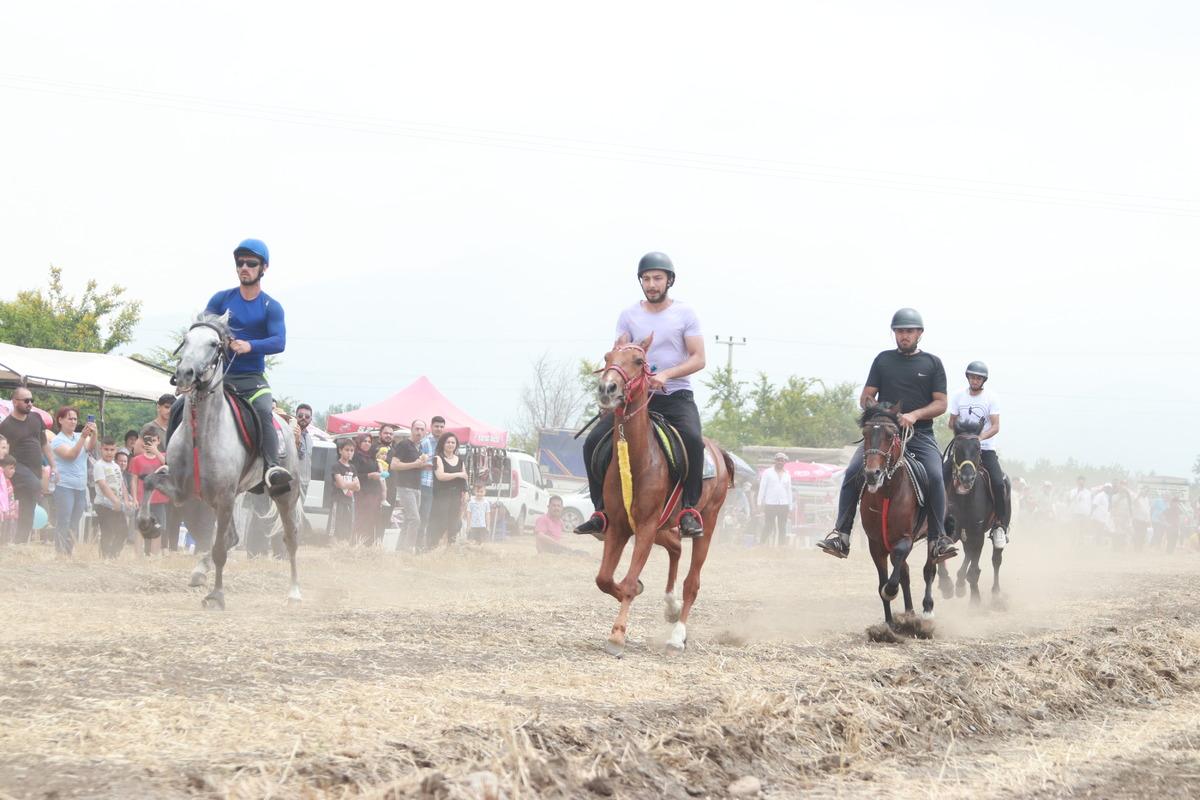 Osmaniye'de 10. Geleneksel Rahvan At Yarışları yapıldı