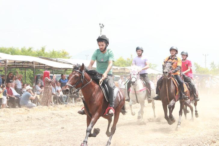 Osmaniye'de 10. Geleneksel Rahvan At Yarışları yapıldı G2