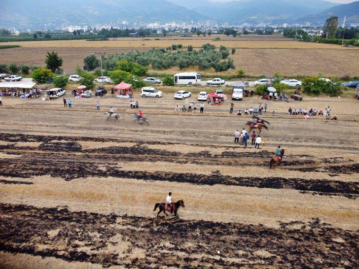Osmaniye'de 10. Geleneksel Rahvan At Yarışları yapıldı G4