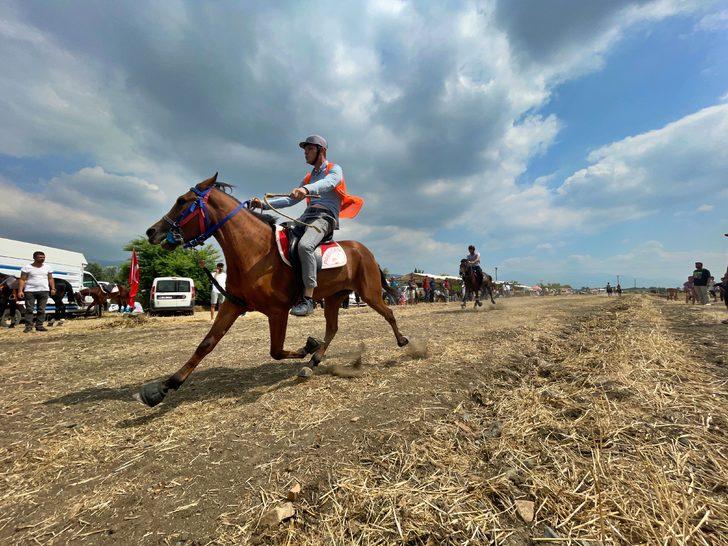 Osmaniye'de 10. Geleneksel Rahvan At Yarışları yapıldı G5